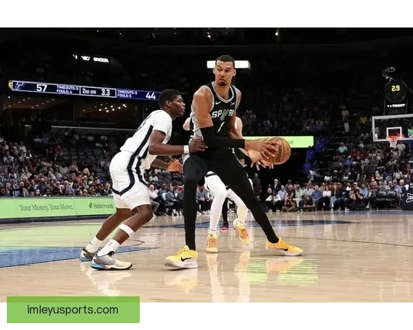 马刺豪取七连胜大胜灰熊锁定季后赛 文班19分15篮板7盖帽助力23胜