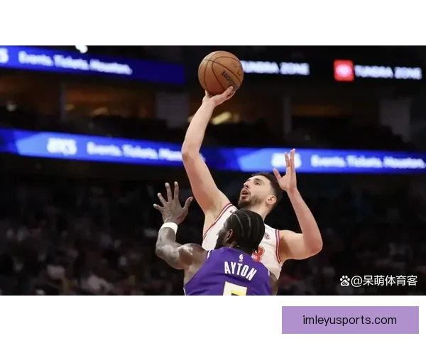 东契奇砍40+准三双刷新纪录 詹姆斯关键表现助球队取胜